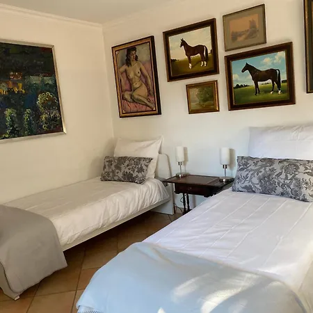 Inge's Arthouse & Gardenlounge, Bei Frankfurt Eschborn
