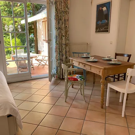 Inge's Arthouse & Gardenlounge, Bei Frankfurt Apartmán